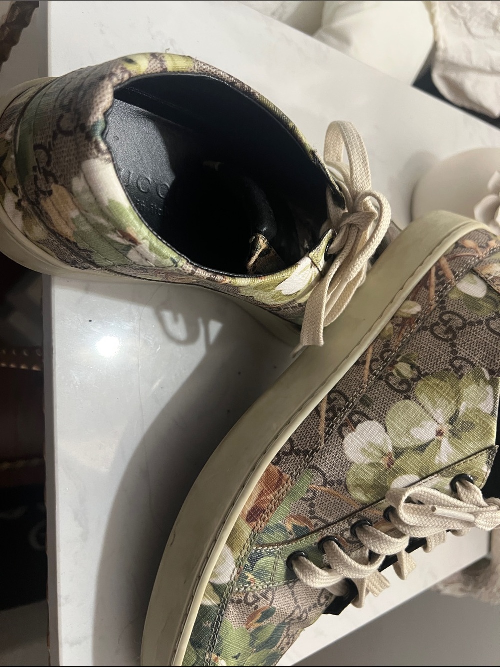 GUCCI Floral Canvas and Metallic Low-Top Sneakers in Green and Cream, Gold. - Picture 11 of 11